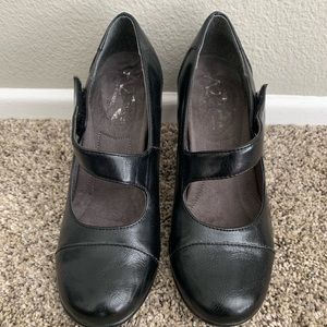 Aerosols black leather Mary Jane heels